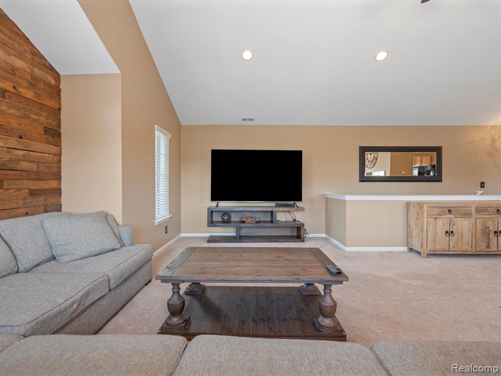 23050 FAIRLANE Boulevard, B 16, Woodhaven, MI 48183 — Photo 11