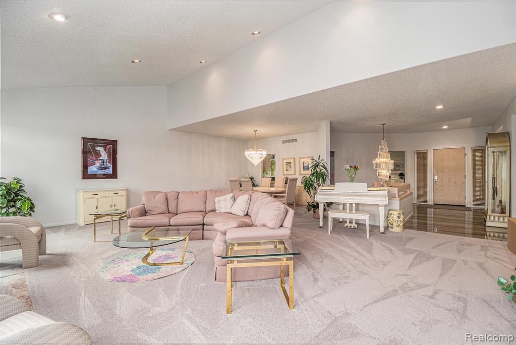 4825 Mirror Lake Drive, West Bloomfield, MI 48323 — Photo 8