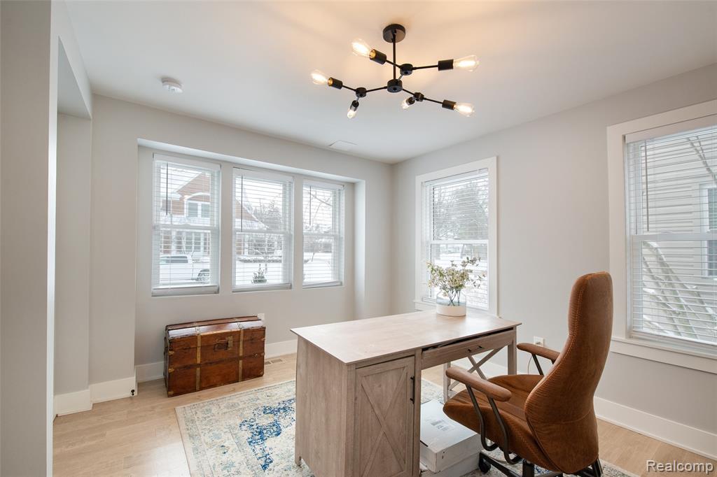 422 Walnut Avenue, Royal Oak, MI 48073 — Photo 18