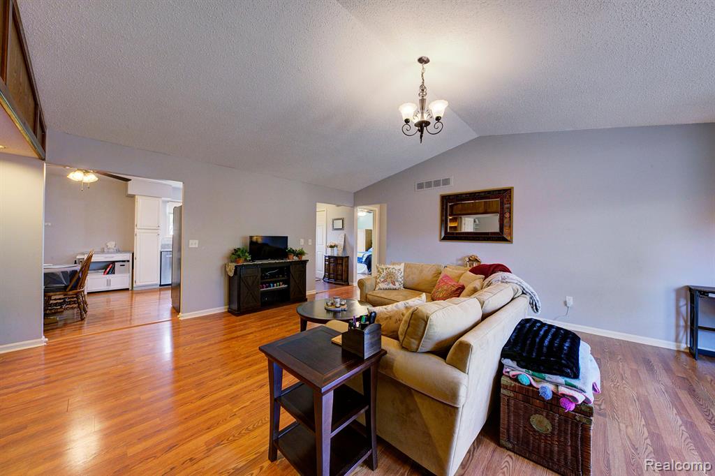 42582 WOODBRIDGE Drive, Canton, MI 48188 — Photo 6