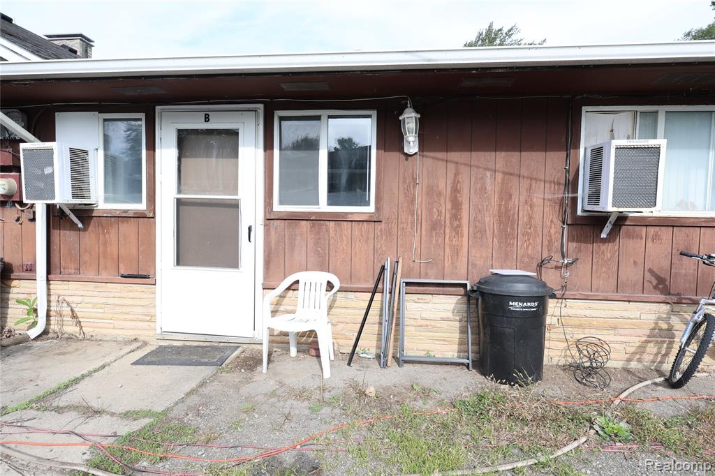 765 E WALLED LAKE Unit B, Walled Lake, MI 48390