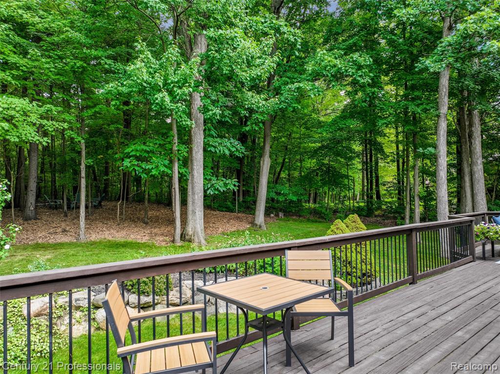 9884 Forest Ridge Drive, Clarkston, MI 48348 — Photo 46