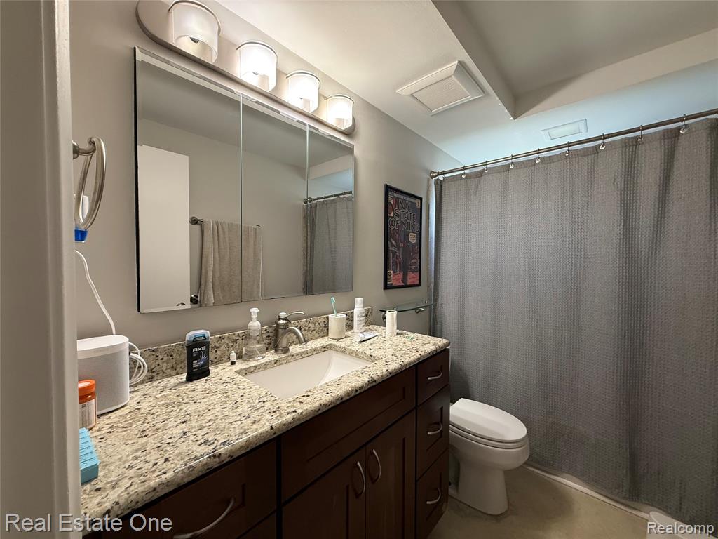 303 N Hill Circle, Rochester, MI 48307 — Photo 8