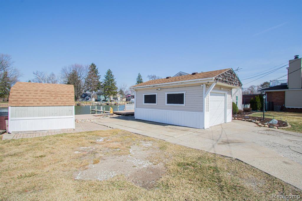 39964 SHORELINE Drive, Harrison Township, MI — Photo 31