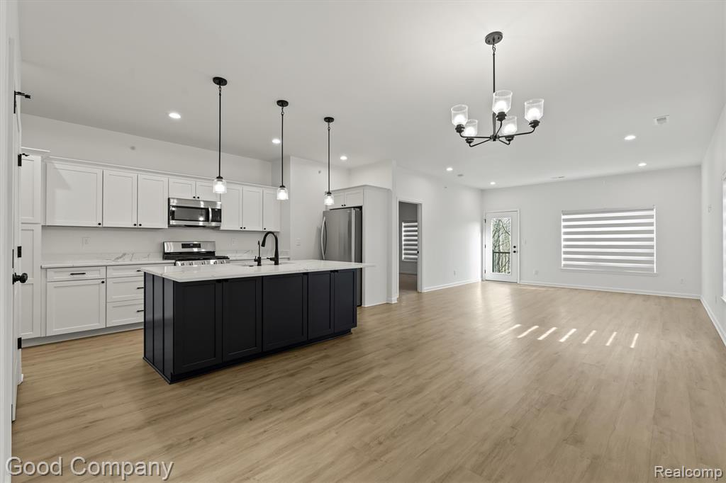 602 Pointe Drive, Walled Lake, MI 48390 — Photo 5