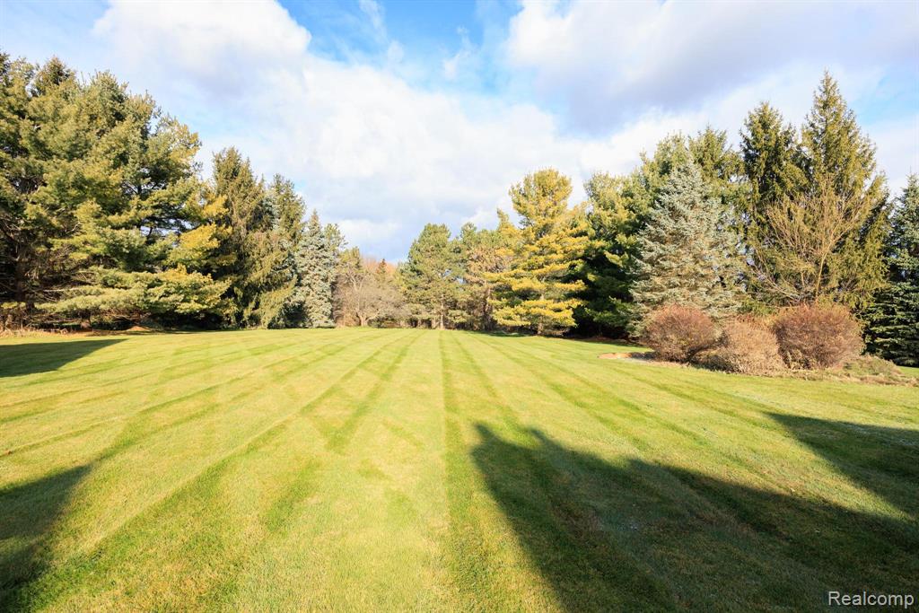 5165 Abbey Road, Rochester, MI, 48306