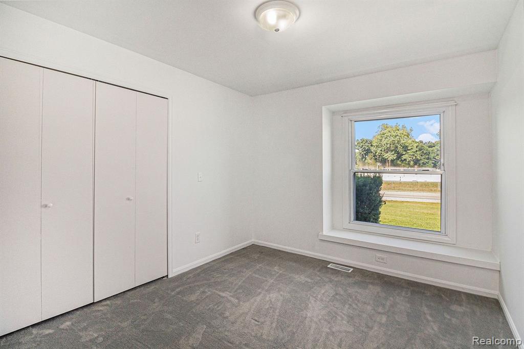 8767 FIELDCREST Drive, Brighton, MI 48116 — Photo 11