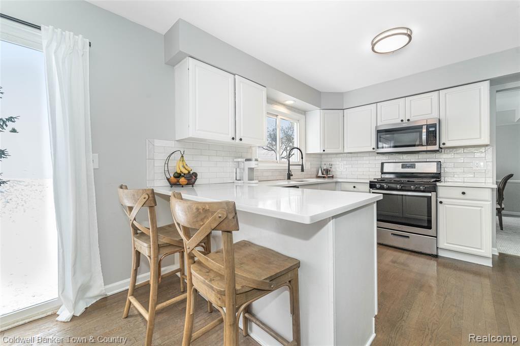 539 Dorchester Way, Milford, MI 48381 — Photo 13