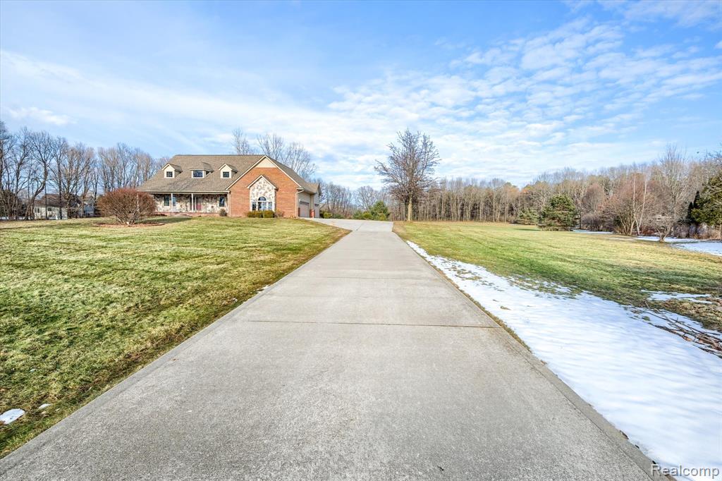 845 Oak Tree Lane, Lapeer, MI 48446 — Photo 2