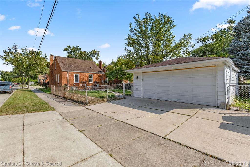 951 N MILDRED Street, Dearborn, MI 48128 — Photo 16