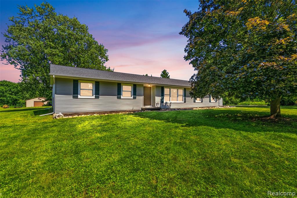 9200 Hickory Ridge Road, Holly, MI 48442