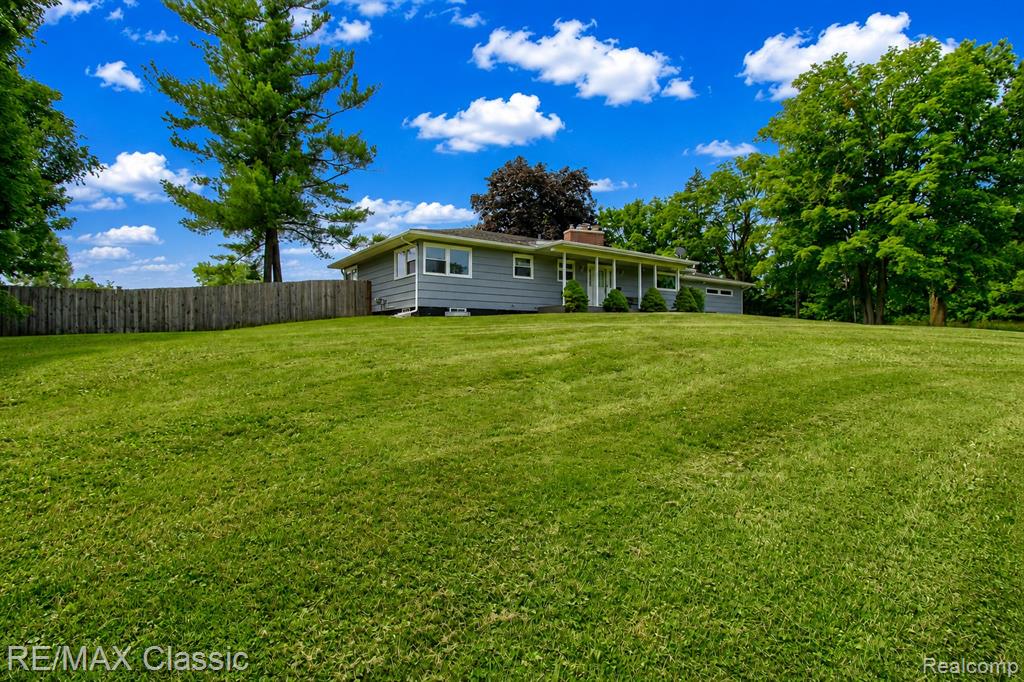 10268 7 Mile Road, Northville, MI 48167 — Photo 2