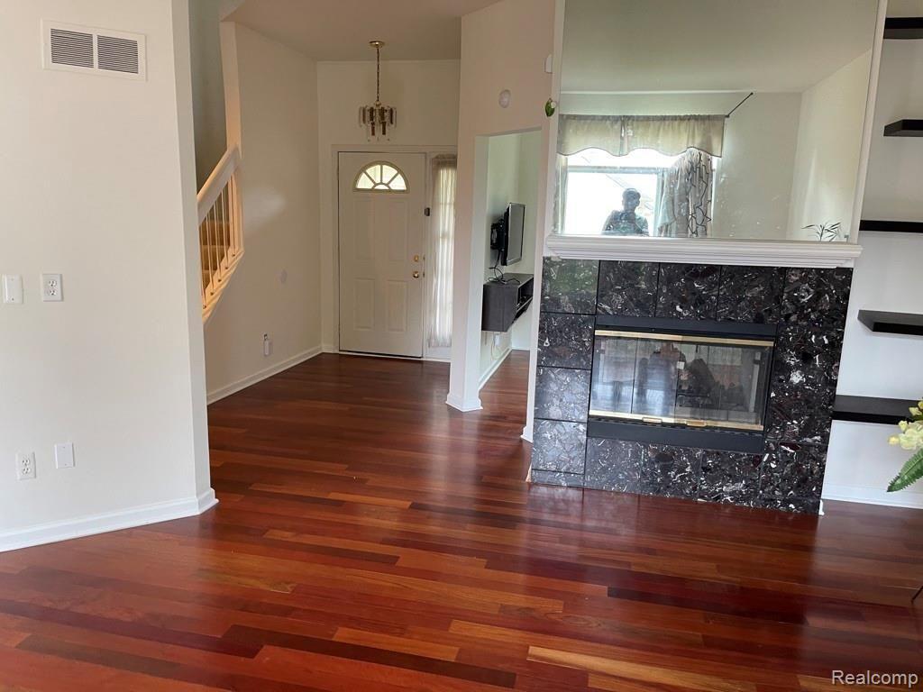 43590 WENDINGO Court, Novi, MI — Photo 8