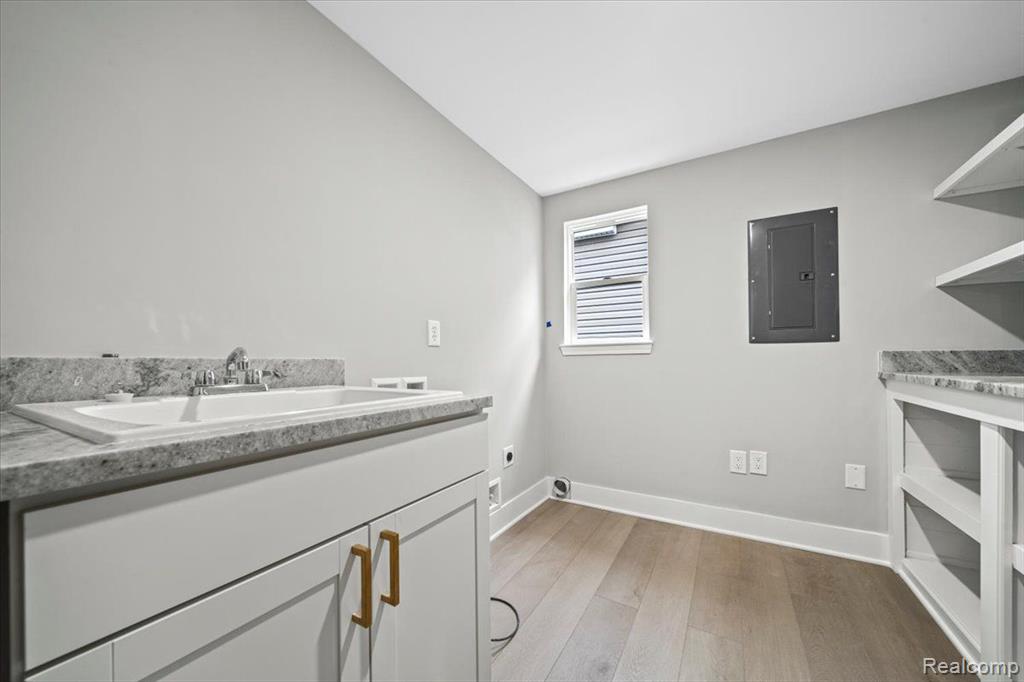 360 NEWTON Drive, Lake Orion, MI 48362 — Photo 26