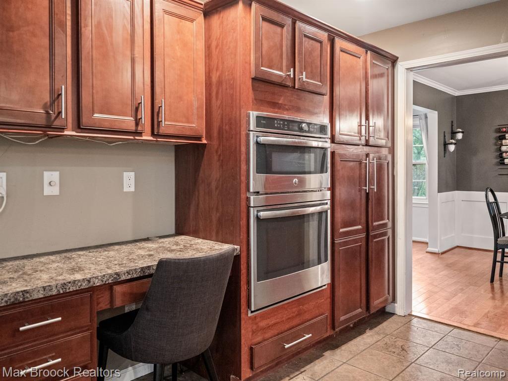 6570 CASTLE Drive, Bloomfield Hills, MI 48301 — Photo 16