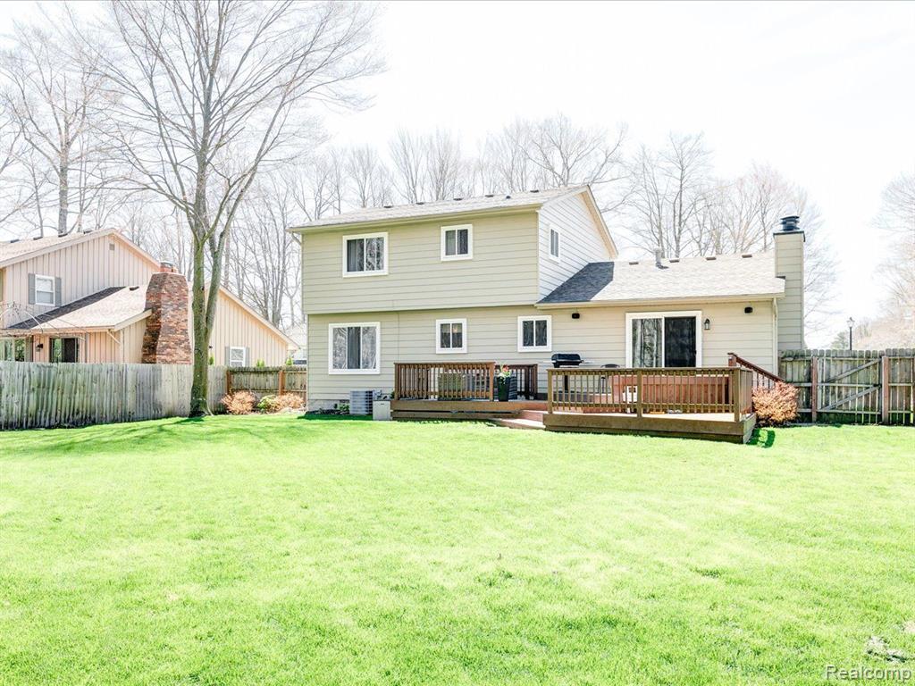4188 OLD FORGE Drive, Fort Gratiot, MI 48059 — Photo 4