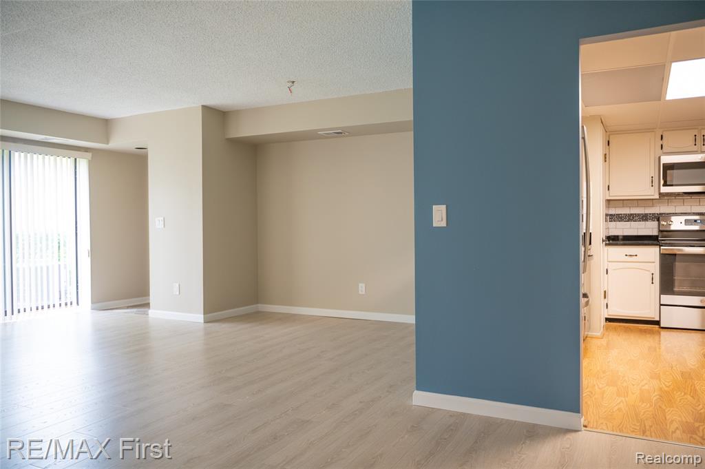 17865 University Park Drive, Livonia, MI 48152 — Photo 19
