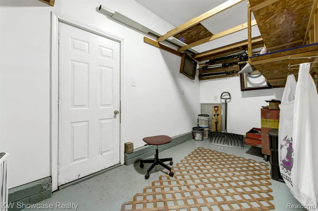 7969 Richardson Road, West Bloomfield, MI 48323 — Photo 27