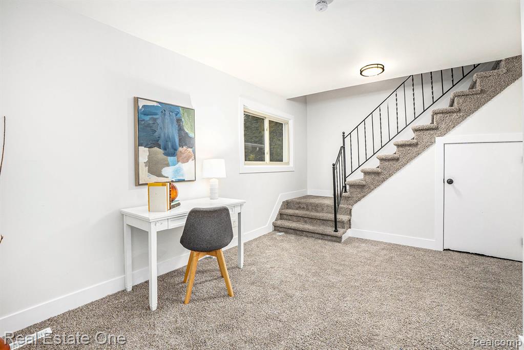 4558 Universal Street, Dearborn Heights, MI 48125 — Photo 10