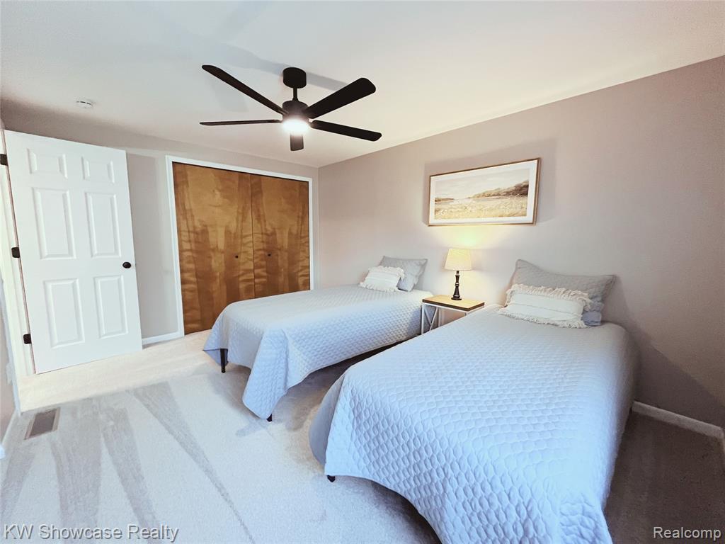 2034 E Nalone, Wixom, MI 48393 — Photo 25