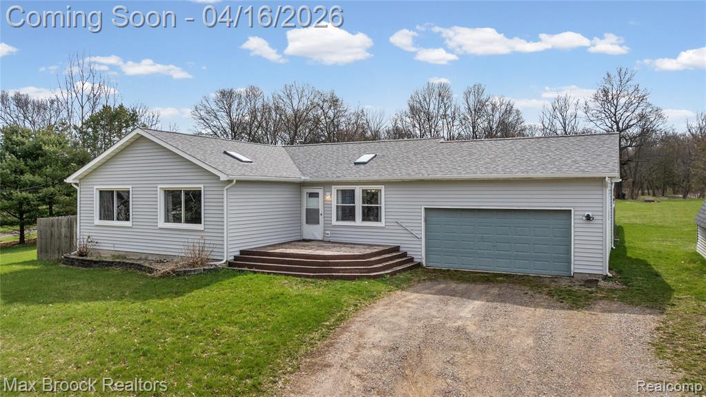 817 Mower Road, Pinckney, MI 48169 — front exterior