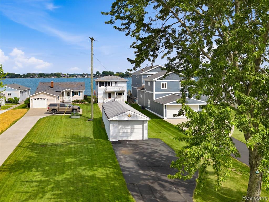 5557 Pointe Dr. Drive, East China, MI — Photo 4