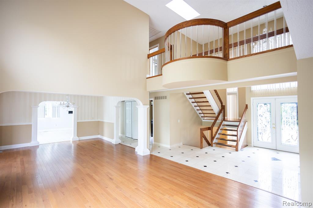 5881 NANEVA, West Bloomfield, MI — Photo 7