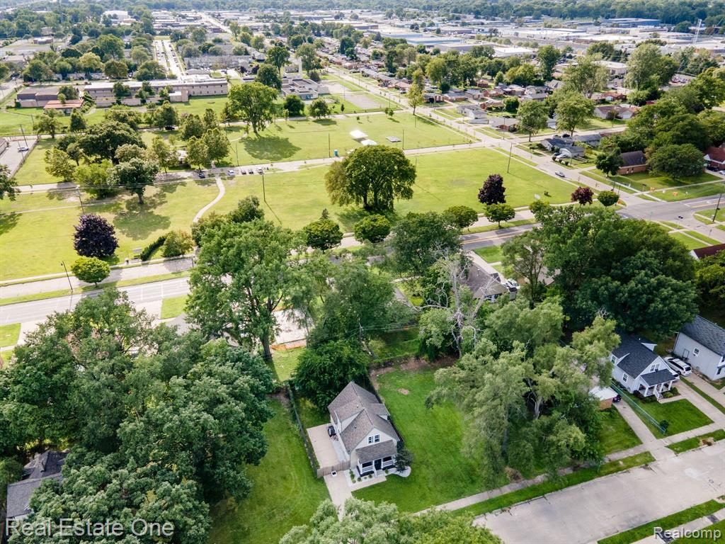 21063 WOODSIDE Avenue, Ferndale, MI 48220 — Photo 30