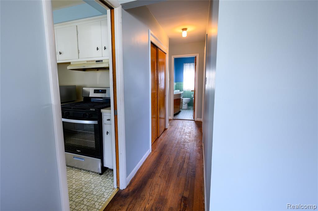 23776 Vassar Avenue, Hazel Park, MI 48030 — Photo 12