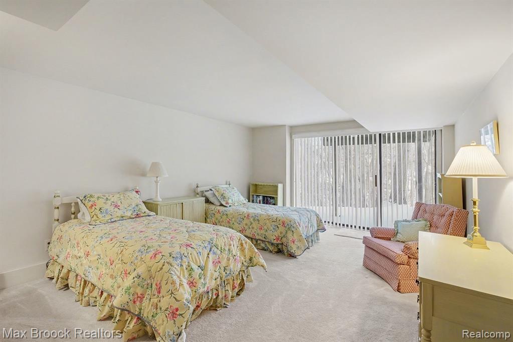 23745 Ravineview Court, Bingham Farms, MI 48025 — Photo 23