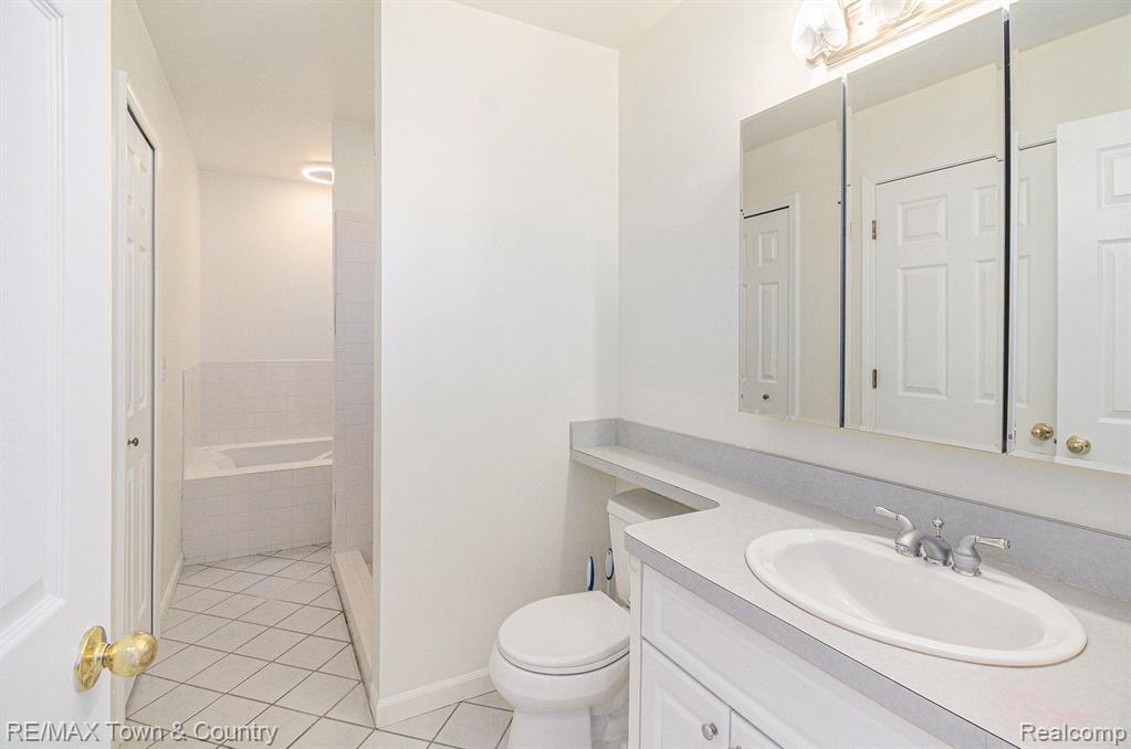 6479 E PIERSON Road, Flint, MI 48506 — Photo 12