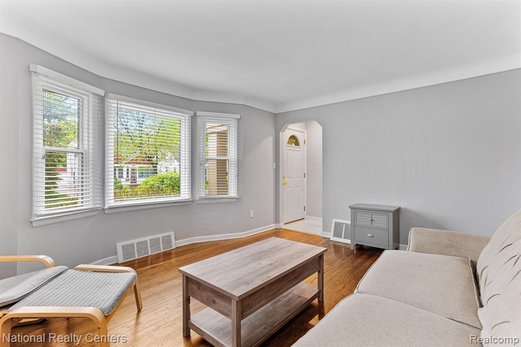 621 S Dorchester Avenue, Royal Oak, MI 48067 — Photo 5
