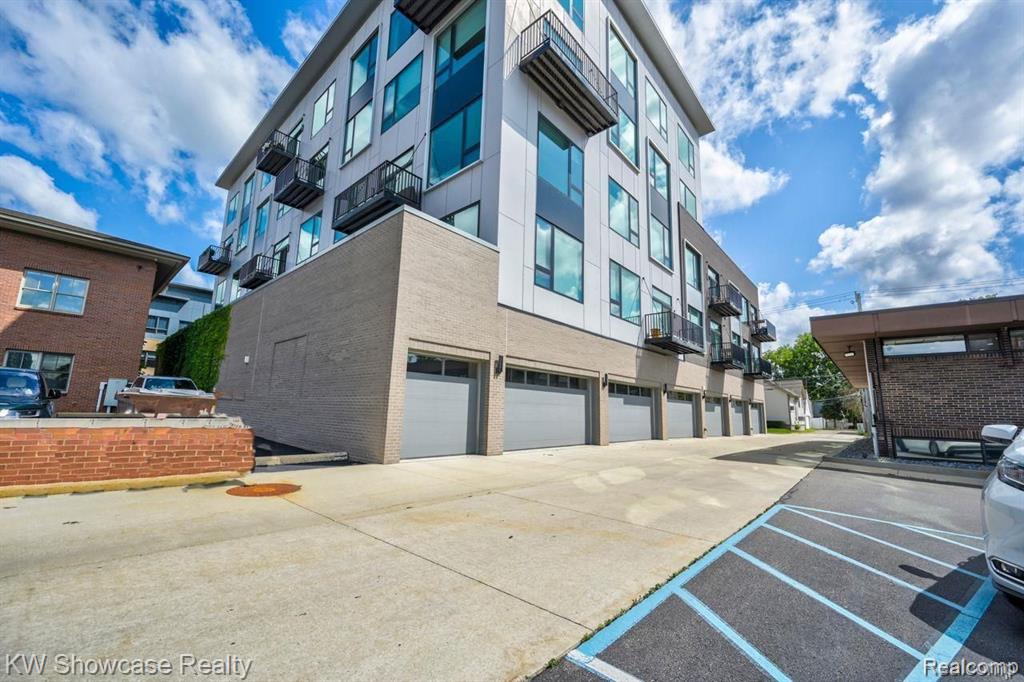 750 FOREST Avenue, 503, Birmingham, MI 48009 — Photo 38
