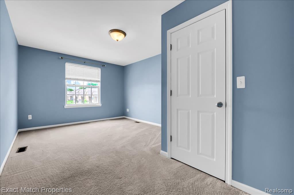971 Sloane Court, 4, White Lake, MI — Photo 39