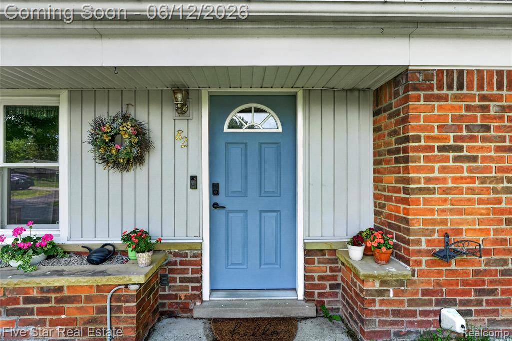 82 E Hurst Drive, Troy, MI 48085 — Photo 4