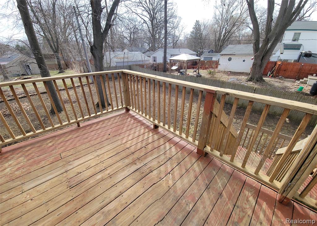 890 Tyrone Avenue, Waterford, MI 48328 — Photo 24