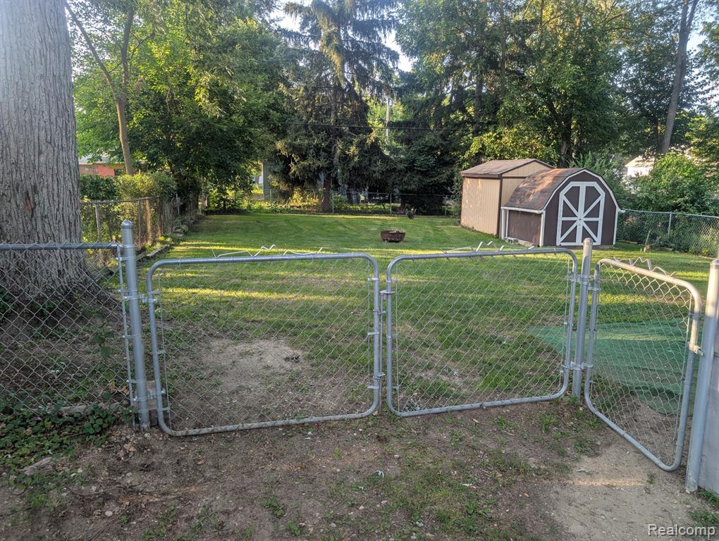 910 Michigan Street, Brighton, MI 48116 — Photo 15