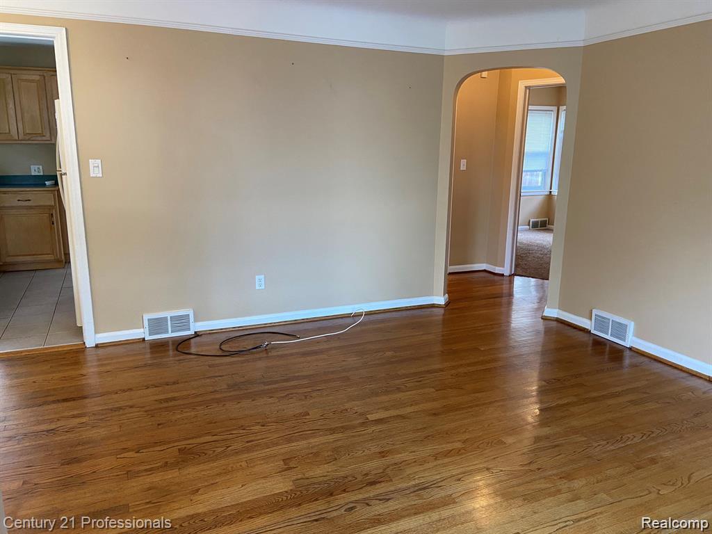 9555 Arcola Street, Livonia, MI 48150 — Photo 3