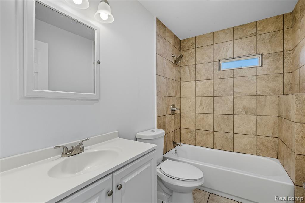790 Cameron Avenue, Pontiac, MI 48340 — Photo 12