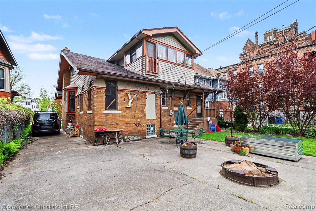 80 Glynn Court, Detroit, MI 48202 — Photo 31
