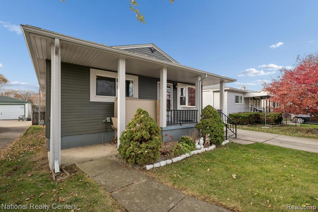 5644 Croissant Street, Dearborn Heights, MI 48125 — Photo 4