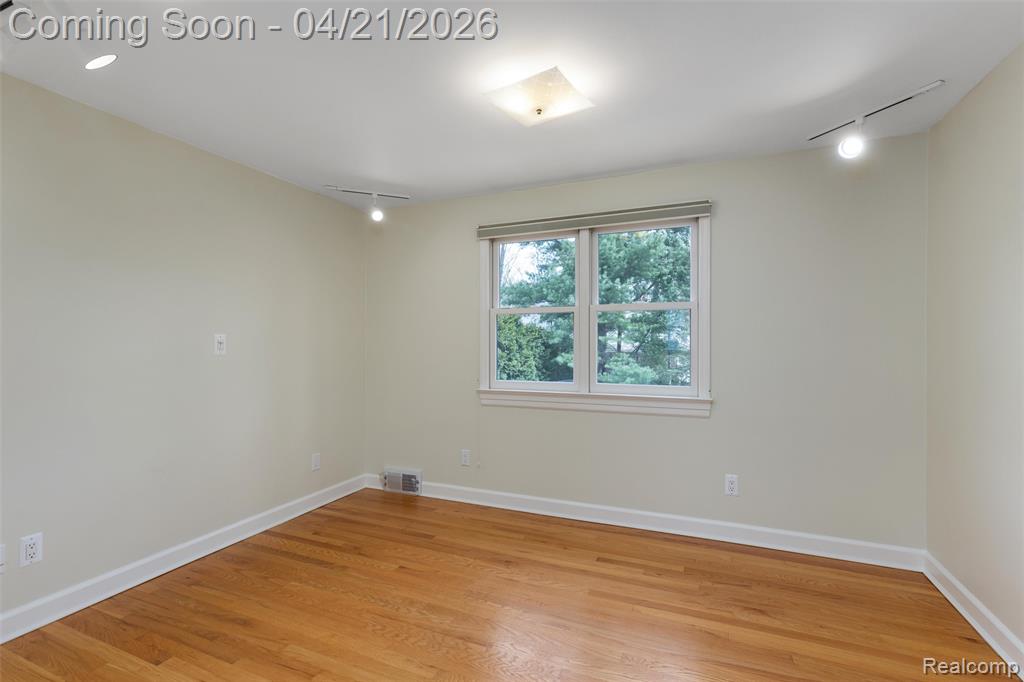 38556 Shana Drive, Clinton Twp, MI 48036 — Photo 38