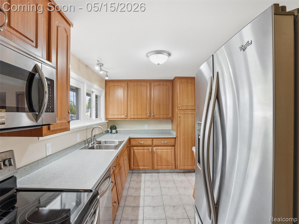 8645 Fieldcrest Drive, Brighton, MI 48116 — Photo 12