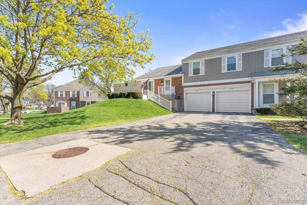 23534 Stonehenge Boulevard, Novi, MI — Photo 3