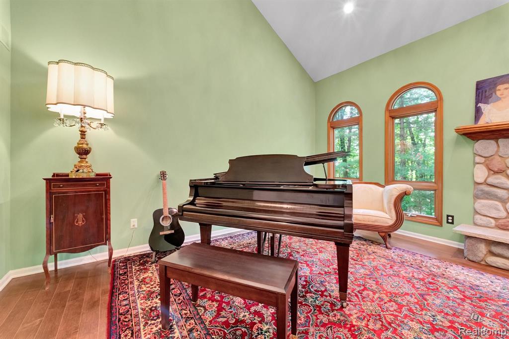 573 NAKOMIS Trail, Lake Orion, MI 48362 — Photo 16