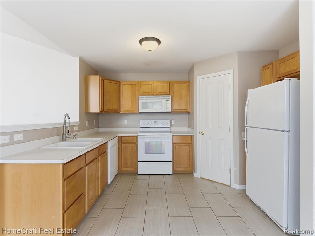 47551 PEMBROKE Drive, Canton, MI 48188 — Photo 14