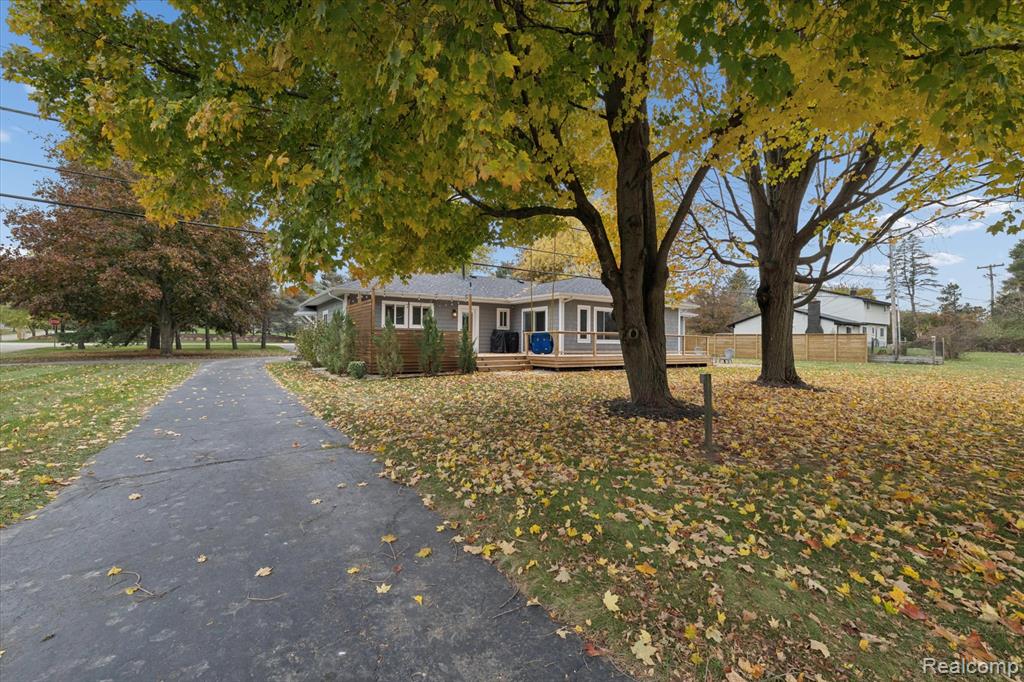 5100 Oak Hill Road, Clarkston, MI 48348 — Photo 44