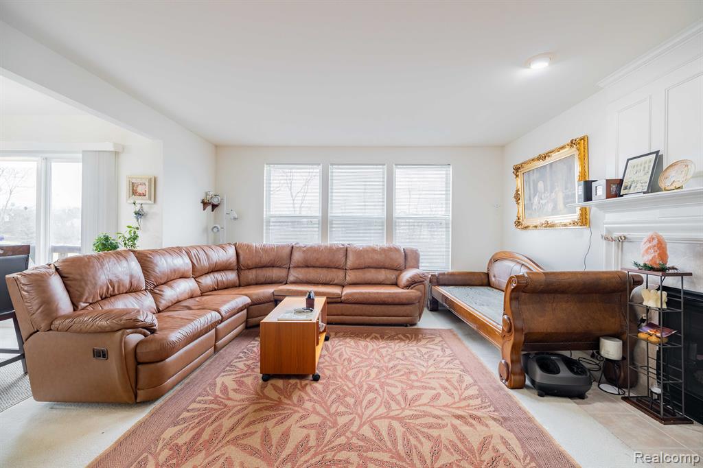 9884 HIGH MEADOW Drive, Ypsilanti, MI 48198 — Photo 13