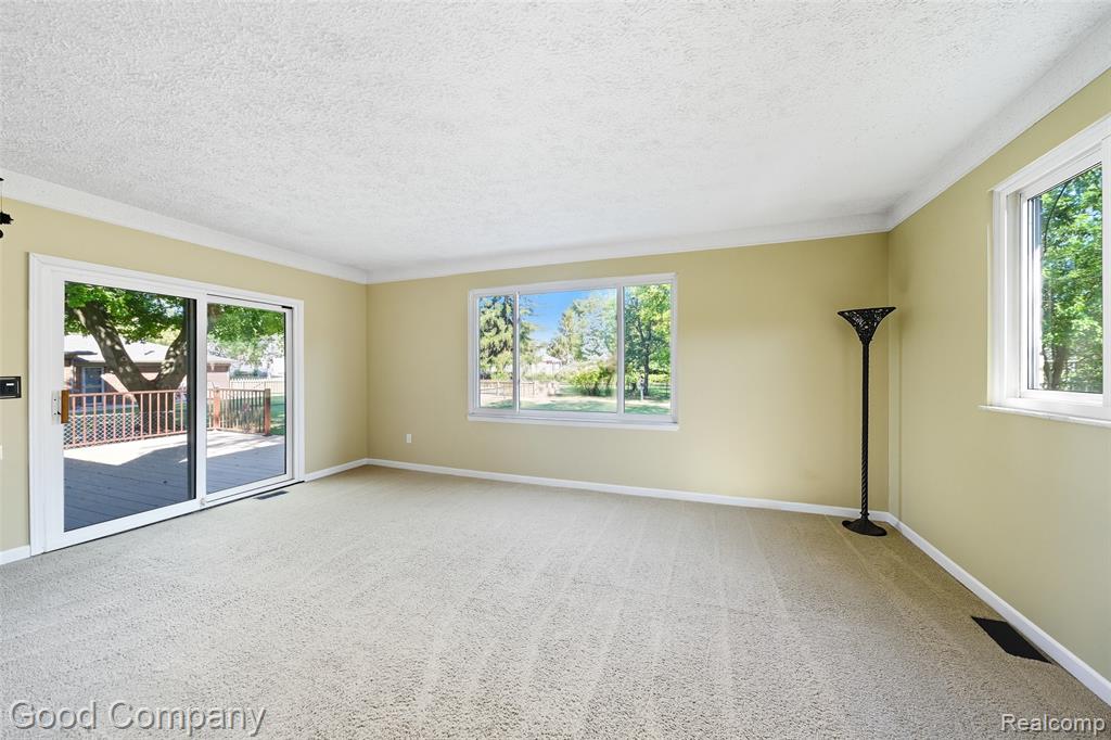 5035 University Avenue, Warren, MI 48092 — Photo 4