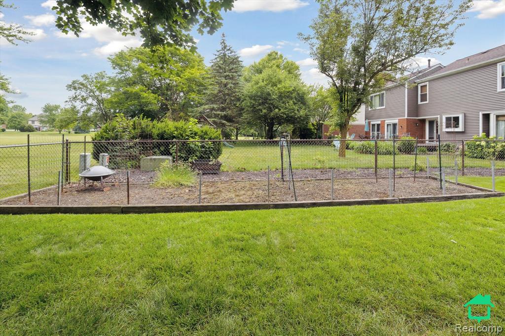 46518 E Oak Manor Court, Canton, MI 48187 — Photo 45